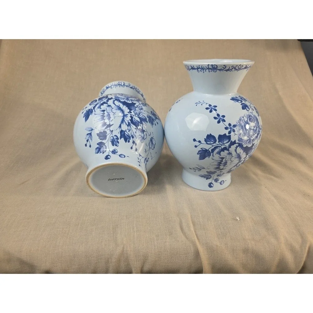 Anthropologie White Blue Floral Ceramic Vases Set of 2 Chinoiserie‎ Style Decor